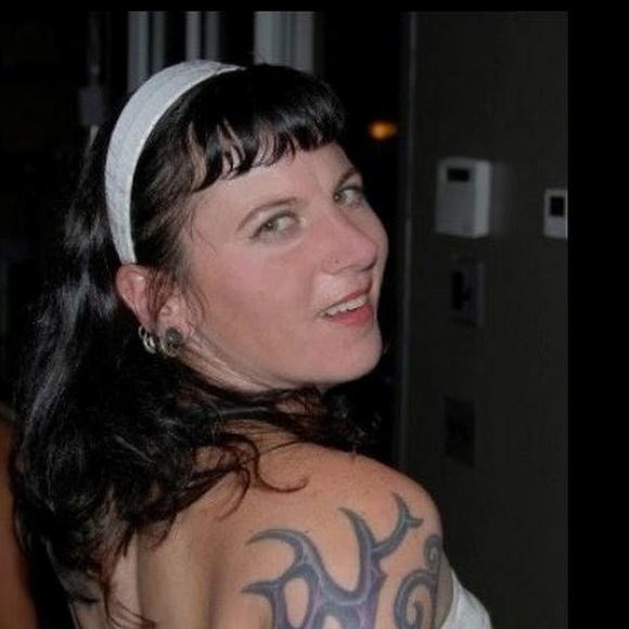 Meet your Posher, Ara - Picture 1 of 1